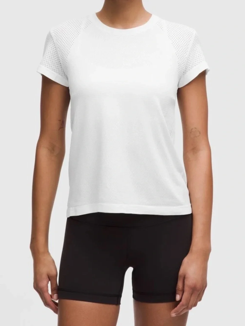 NWT Lululemon Train to be Short Sleeve Shirt